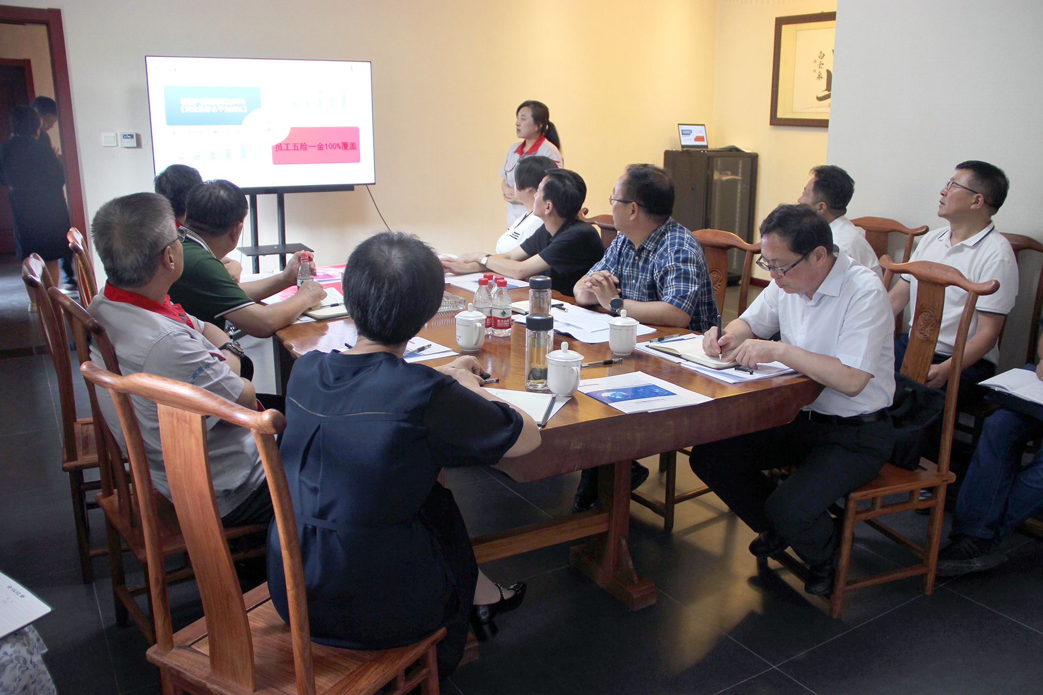 市委常委、統戰(zhàn)部部長郝忠祥一行蒞臨我司參觀調研